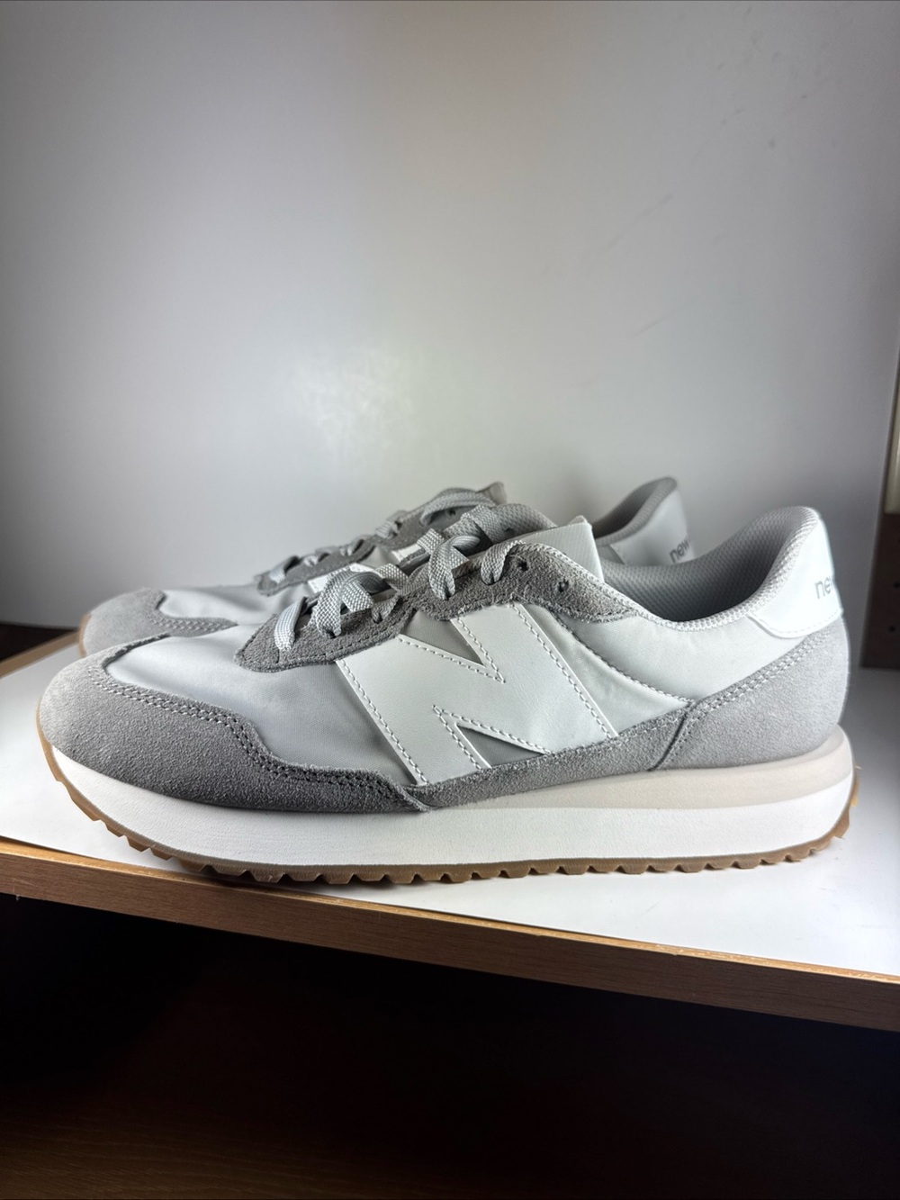 New Balance 237 Grey / White Women’s Size 10 Athletic Sneakers